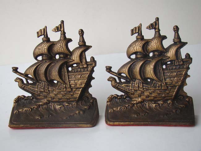 A pair of 16th century Spanish Galleon Bookends circa 1900 — image 2